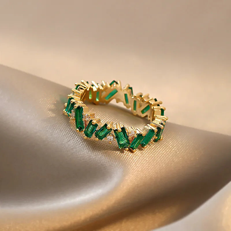 Stunning Irregular Pattern Green Emerald CZ Gold Ring Band