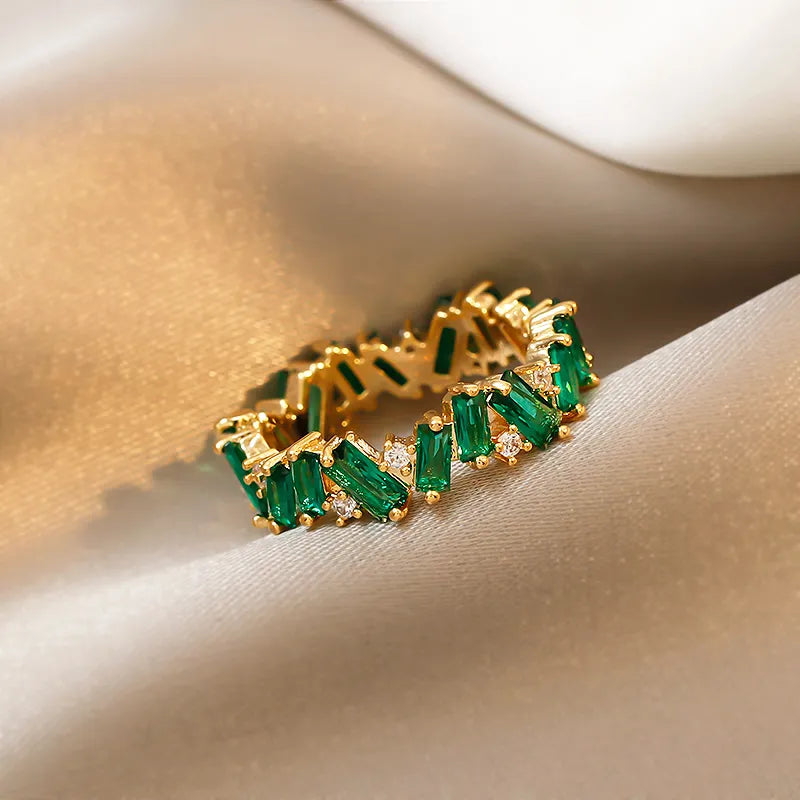 Stunning Irregular Pattern Green Emerald CZ Gold Ring Band