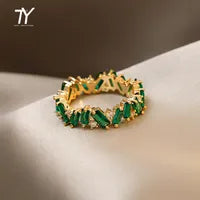 Stunning Irregular Pattern Green Emerald CZ Gold Ring Band